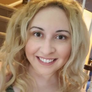 Meet your Posher, Lauren